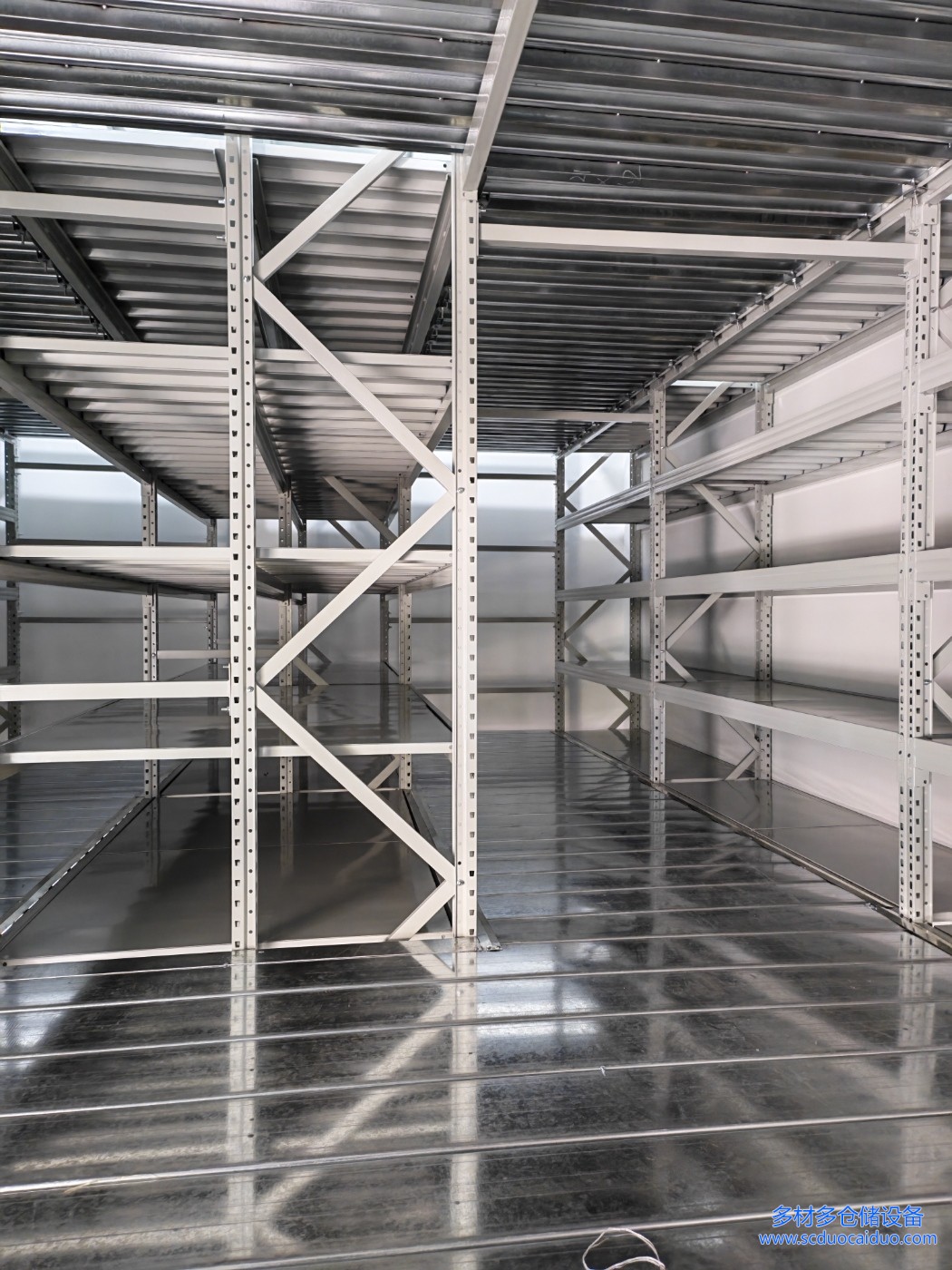 吉利4S店三层阁楼货架完工细节